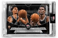 Tarjeta de baloncesto Victor Wembanyama a radiocontrol con David Robinson 2023-24 TOPPS AHORA - PREVENTA segunda mano  Embacar hacia Argentina