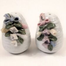 Agitadores florais de sal e pimenta em forma de ovo de porcelana multicoloridos 2,75 x 2 excelente estado usado, usado comprar usado  Enviando para Brazil