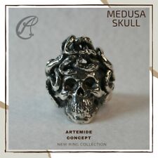 Anello skull medusa usato  Torre Del Greco