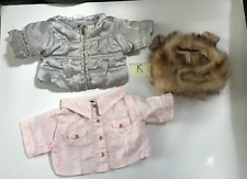 Lote de 3 Ropa Build A Bear Workshop - Abrigo Gris, Chaqueta Rosa, Sombrero de Piel K, usado segunda mano  Embacar hacia Mexico