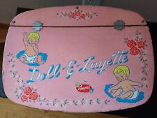 Cesta de roupas de boneca de plástico rosa Amsco Toys Doll-E-Layette comprar usado  Enviando para Brazil