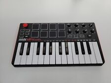 Usado, Teclado electrónico de 25 teclas Akai MPK Mini MK2 - negro/rojo/blanco  segunda mano  Embacar hacia Mexico