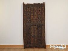 PUERTA DE MADERA TALLADA de 58''x27" de doble panel marroquí vintage, diseño bereber único, usado segunda mano  Embacar hacia Argentina