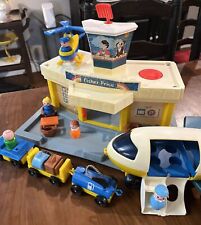 Vintage Fisher Price Little People Airport com Avião, Helicóptero e Acessórios comprar usado  Enviando para Brazil