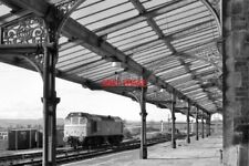 PHOTO  1983 HELLIFIELD RAILWAY STATION (3)A CLASS 25 DIESEL LOCOMOTIVE STANDS BE, used for sale  Shipping to Canada
