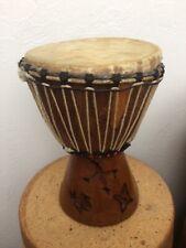 Tambor tribal africano Djembe feito à mão esculpido em madeira instrumento vintage, usado comprar usado  Enviando para Brazil