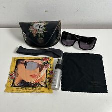 Óculos de sol feminino Ed Hardy preto enfeitado com pano de limpeza, spray e bolsa comprar usado  Enviando para Brazil