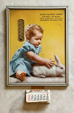 Usado, 1955 calendario y termómetro pastelería de pino Manchester NH enmarcado bebé y conejo segunda mano  Embacar hacia Argentina
