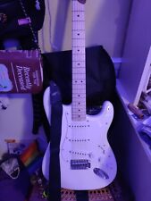 Guitarra olímpica Squier Stratocaster blanca segunda mano  Embacar hacia Argentina