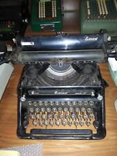 Everest old typewriter usato  Italia