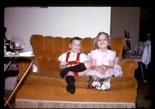 De colección original 35 mm extensión 1964 niños en un sofá cama viejo segunda mano  Embacar hacia Argentina