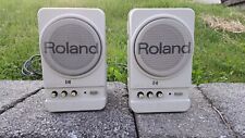 Un altavoz de alimentación única micro monitor estéreo Roland MA-12C funcionando.  2 por 1! segunda mano  Embacar hacia Argentina
