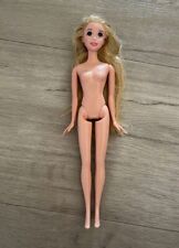 Barbie rapunzel mattel usato  Blufi