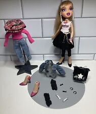 Bratz Doll Cloe Flashback Fever z dżinsowym strojem spódnica legginsy wiele akcesoriów! na sprzedaż  Wysyłka do Poland
