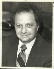 1982 Press Photo Sidney Miller, vice-presidente de Gus Mayer em Nova Orleans, usado comprar usado  Enviando para Brazil