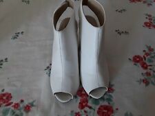 Bottines blanches talons d'occasion  Six-Fours-les-Plages