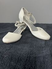 Usado, Zapatos de vestir blancos para niñas talla 1 flor de comunión niña joyas boda marca Nina segunda mano  Embacar hacia Argentina