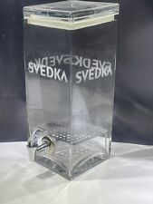 Dispensador de bebidas de cóctel de vodka Svedka con barra infusora vidrio hombre cueva segunda mano  Embacar hacia Argentina