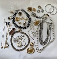 Usado, Lote de joias vestíveis/revenda vintage-modernas. De marca. Lista em fotos. 34 peças comprar usado  Enviando para Brazil
