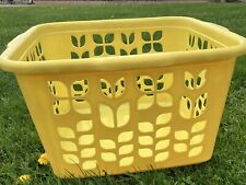 Cesto de roupa vintage Rubbermaid 2968 plástico amarelo tulipa quadrado 18” x 11” comprar usado  Enviando para Brazil