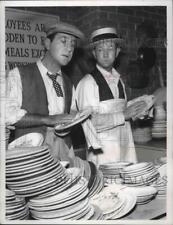 1956 Press Photo Actors Donald O'Connor, Sidney Miller lava-louças - mjx38651 comprar usado  Enviando para Brazil