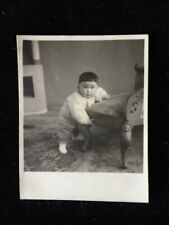 #10622 Foto Vintage Japonesa Anos 1940/Cadeira de Bebê Menino Tapete Sala comprar usado  Enviando para Brazil