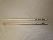 Usado, MARKY RAMONE / RAMONES ~ BAQUETAS USADAS PARA CONCERTO ~ VIC FIRTH - EUA comprar usado  Enviando para Brazil