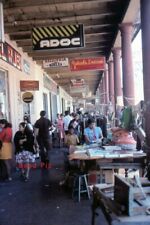 #SA Foto De Colección De 35 mm Escena Callejera de la Ciudad - Mercado al Exterior - 1976 segunda mano  Embacar hacia Argentina