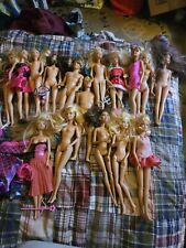 Lote de roupas e roupas e acessórios para bonecas Barbie&Ken Mattel - início dos anos 90 e 2000 comprar usado  Enviando para Brazil