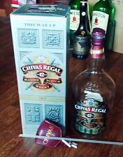 Usado, Botella vacía grande 450cl whisky Chivas Regal 12 años en caja y con bomba nueva segunda mano  Embacar hacia Argentina