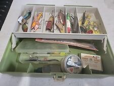 Plano Fishing Tackle Box 5410 Hula Cheio de Iscas Vintage Tackle Rapala Etc. comprar usado  Enviando para Brazil