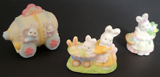 3 estatuillas de cerámica conejo conejo huevo taxi cochecito de bebé colección huevos 1,5" segunda mano  Embacar hacia Argentina
