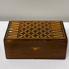 Usado, Caja de madera vintage, caja de madera con patrón ornamental, caja de joyería de madera segunda mano  Embacar hacia Argentina