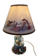 Lámpara de mesa lateral vintage gatitos juguetones en un sillón y tono original a juego segunda mano  Embacar hacia Argentina