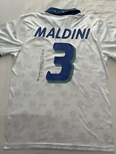 Camisa visitante Italia firmada por Paolo Maldini segunda mano  Embacar hacia Argentina