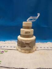 Navidad - Hallmark 2019 PASTEL DE BODAS DE PORCELANA adorno - sin caja segunda mano  Embacar hacia Argentina