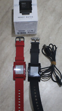 2 relojes inteligentes Pebble negro/rojo modelo 301BL/RD segunda mano  Embacar hacia Mexico