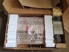 Commodore Amiga 500 oczyszczony, bez napędu dyskietek z 10 dyskietkami nowy na sprzedaż  Wysyłka do Poland