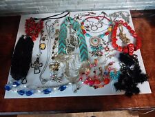 BONITO Lote/bolsa de 19 Collares de Joyería de Disfraz Vintage, Pendientes/Colgantes Mixtos segunda mano  Embacar hacia Argentina