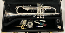 Bach Omega - Trompete intermediário prata com estojo, bocal e acessórios - comprar usado  Enviando para Brazil