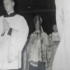 Foto vintage 1961 em preto e branco padres católicos chefe de igreja linha de caminhada comprar usado  Enviando para Brazil