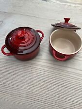 Le Creuset Cerise Red Mini Round Stoneware Cocotte / Casserole with Lid  till salu  Toimitus osoitteeseen Sweden