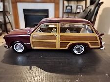 MOTOR CITY CLASSICS - 1949 FORD WOODY STATION WAGON - DIECAST 1/18 comprar usado  Enviando para Brazil