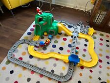 Juego de Carretera y Ferrocarril Little Tikes Green Mountain Peak de Colección Trenes Vías Vagón Personas segunda mano  Embacar hacia Argentina