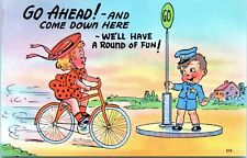 Cartão postal quadrinhos menina na bicicleta saia curta menino polícia 574 linho década de 1940 sutiã comprar usado  Enviando para Brazil