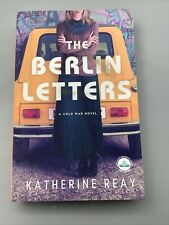 Libro de bolsillo The Berlin Letters de Katherine Reay Una novela de la Guerra Fría 3/24 segunda mano  Embacar hacia Mexico