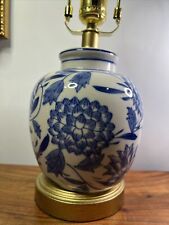 Usado, Lâmpada de porcelana azul e branca chinoiserie floral crisântemo 60w base dourada 16”x5” comprar usado  Enviando para Brazil