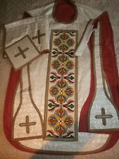 Ancienne chasuble blanche d'occasion  Genouillac