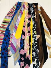 Lote 12 lenços magros longos vintage, cintos, gravata de cachecol de cabeça, gravata de bolsa gargantilha, usado comprar usado  Enviando para Brazil