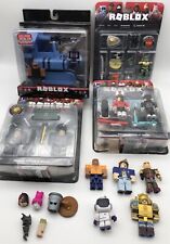 LOTE Roblox Toys Nuevas Figuras de Acción algunas Nuevas en Caja 3 Códigos Torre Batallas Skate Prison segunda mano  Embacar hacia Argentina